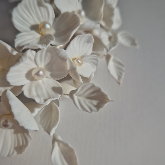 Blossom Porcelain Bridal Crown main image 4
